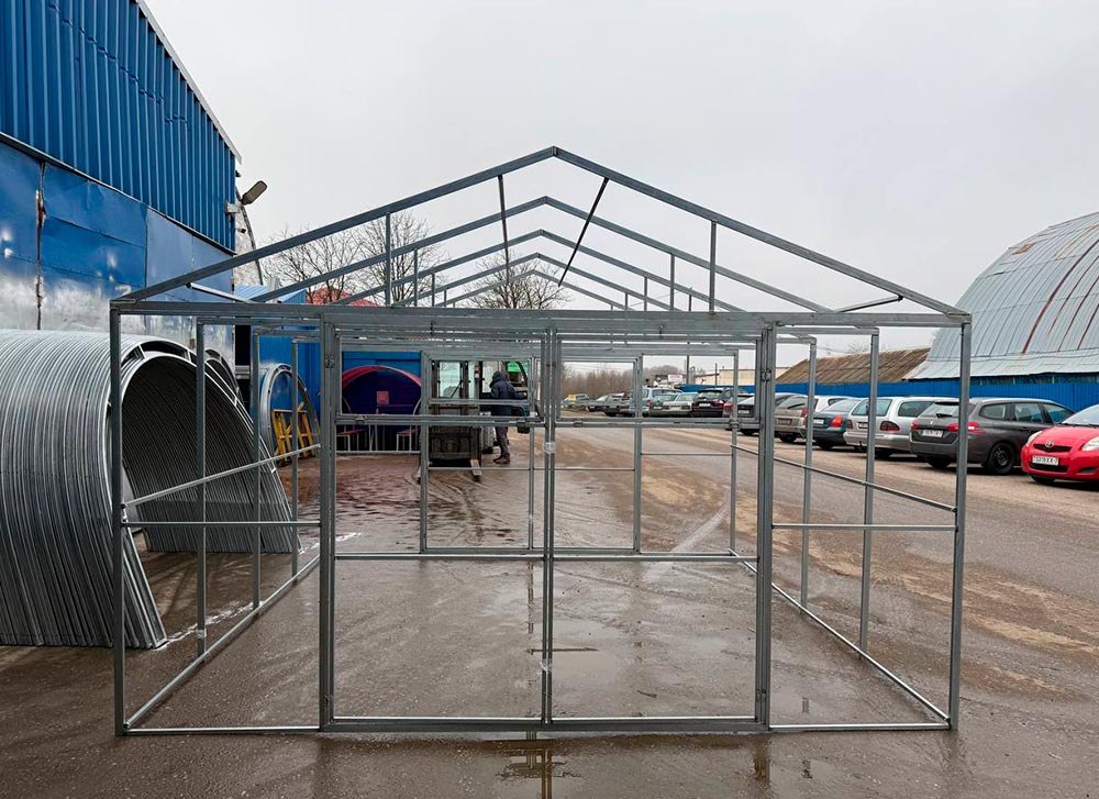 Теплица домиком